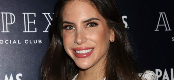 Jen Selter en Fishnet Bikini 'Consejos para construir confianza'
