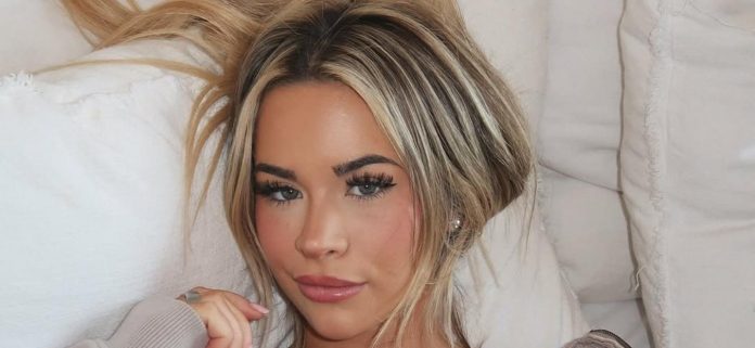 Emily Elizabeth hace alarde del bikini en 'Postal from Paradise'
