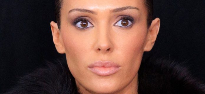 Bianca Censori 'Shameless' en bikini que no le queda bien
