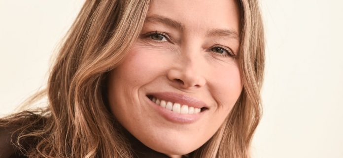 Jessica-Biel-26-1300.jpg Jessica Biel besada por el sol en bikini de hilo 'Aún lo tengo'