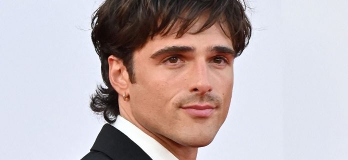 Jacob Elordi se queda sin camisa en el gimnasio y los fanáticos 'no pueden dejar de mirarlo'
