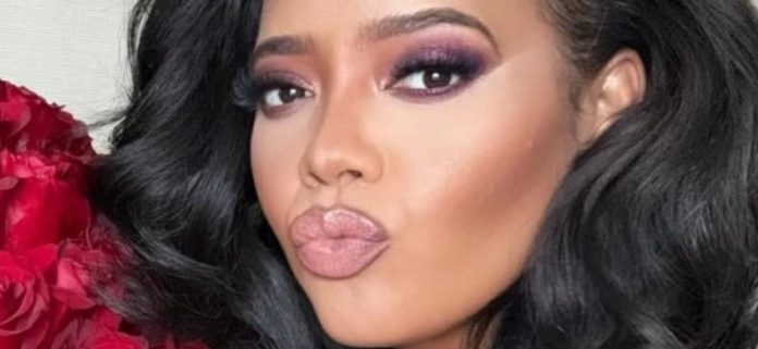 Angela Simmons destaca sus 'cerezas' en bikini de hilo mojado
