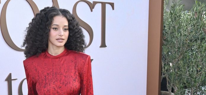 La mirada a cuadros de Chase Infiniti en el LV Show es 'su primera señorita'
